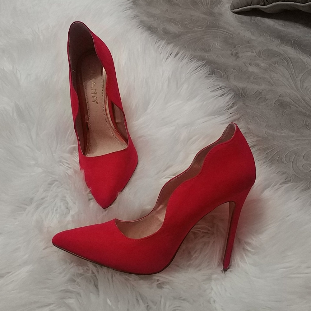 RED HEELS